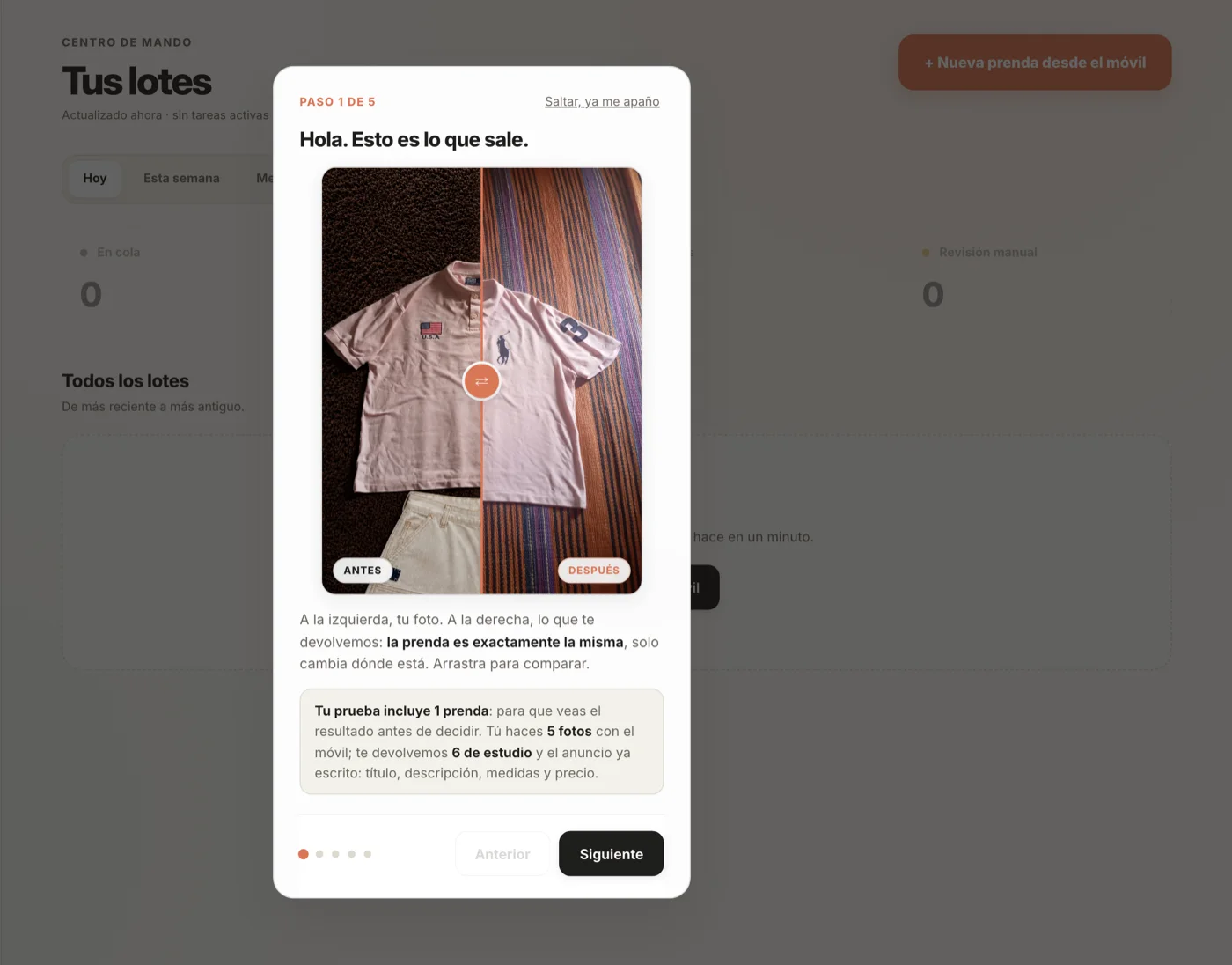 PrimeSTC abierto en el ordenador: la pantalla de bienvenida enseña una prenda real antes y después — a la izquierda la foto tal cual se hizo, a la derecha la misma prenda sobre fondo de estudio