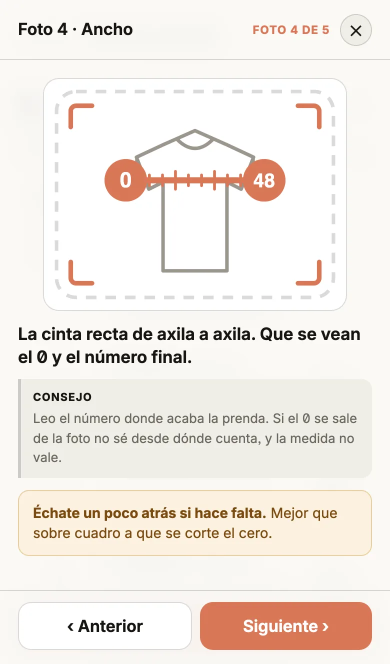 Pantalla de la Foto 4, Ancho: la cinta métrica de axila a axila marcando 0 y 48